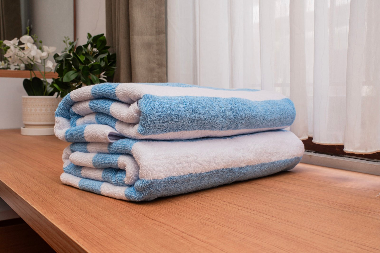 Pool Towel White-Light Blue