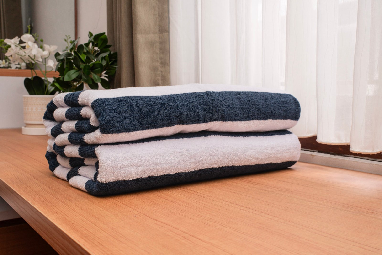 Pool Towel White-Navy